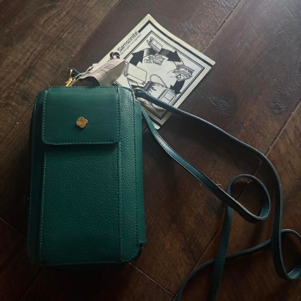 Vintage 90s Samsonite Mervyns Green leather crossbody bag
